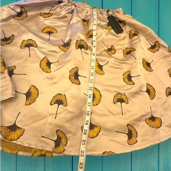 Storm & Marie Skirt NWT Damaged Satin Dandelion Mini Skater Skirt Size 6 - Picture 13 of 16
